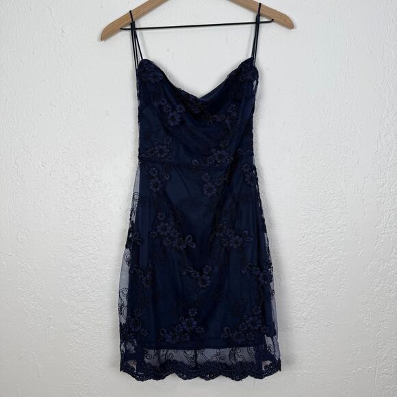 Lucy in the Sky Navy Blue Floral Mesh Open Back Mini Dress Size Large - Picture 2 of 5
